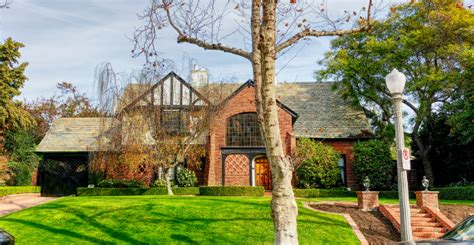 If you're looking to buy a home in hancock, me, you've come to the right place. Hancock Park Homes for Sale | Hancock Park Real Estate