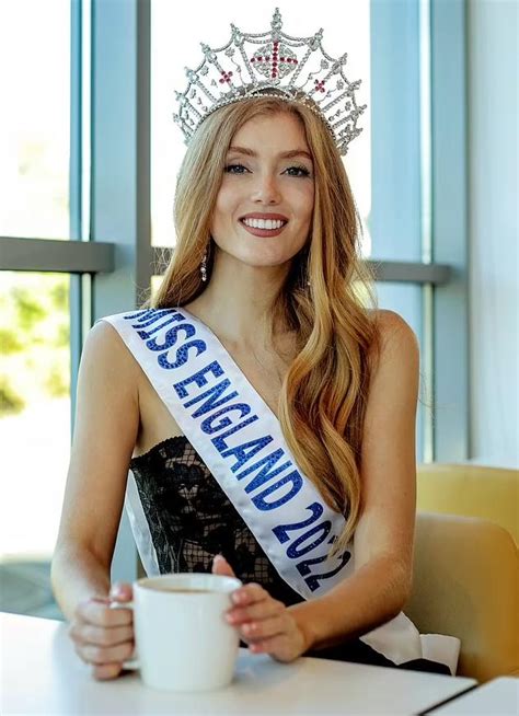 The First Redhead In The History Of Miss Britain Was Bullied Because
