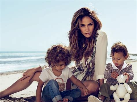 Jun 14, 2021 · ben affleck and jennifer lopez's romance has officially become a family affair. Pin by Cathleen Kolbe on great cleb pics | Jennifer lopez ...