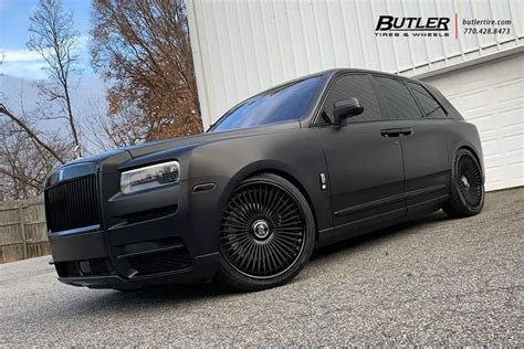 24 Zoll Ag Luxury Wheels On The Black Rolls Royce Cullinan