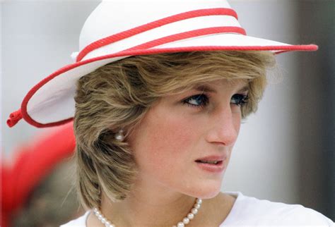 The 25 most iconic photographs of princess diana – Artofit