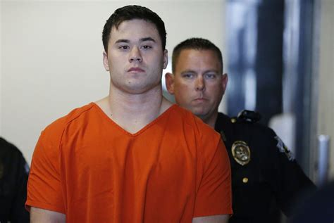 Daniel Holtzclaw The Cop Charged With Sexually Assaulting 13 Black Women Glamour