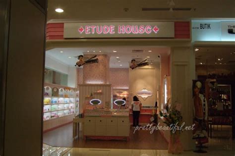 Just last week we stepped into one of the most amazing beauty stores within the klang valley and that was of the south korean cosmetic brand etude house, which had launched its very first flagship store in sunway pyramid. Etude House has opened in One-Utama