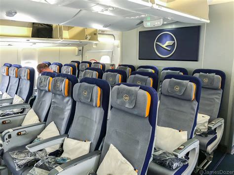 Review Lufthansa Economy Class Boeing 747 8 To Los Angeles