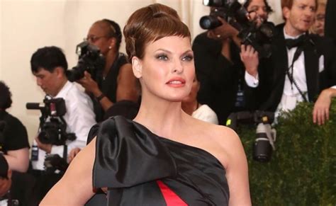 Linda Evangelista Opens Up About Botched Coolsculpting Otosection