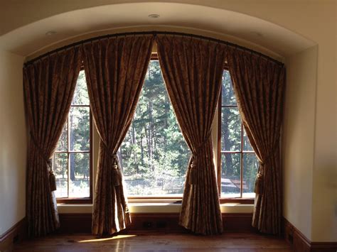 Find the newest modern window treatment ideas from the experts. Master bay window treatment ideas | For the Home | Pinterest