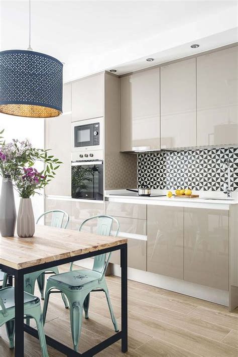 While following trends may feel like a fleeting pursuit, when it comes to kitchen design, they often outlast their time in the spotlight.from millwork to backsplashes, color palettes, and design styles, we asked top designers to weigh in on what trends are most popular on the home front this year. 35 Amazing Small Apartment Kitchen Ideas in 2020 | Small ...