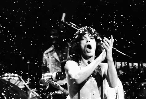 Mick Jagger Performance Photos From Six Decades On Stage 965 Bob Fm