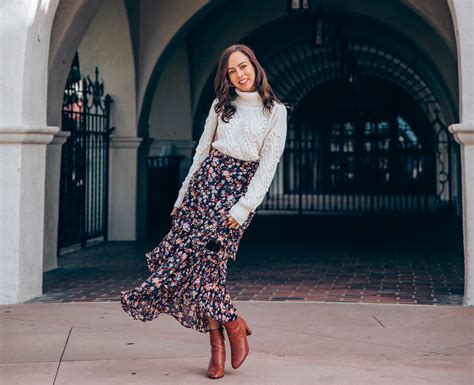 Thanksgiving Outfit Ideas Maxi Skirt And Sweater Pairing Sydne Style