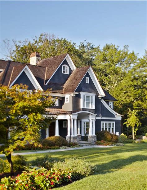 How To Pick The Exterior Paint Colors Match Best With The