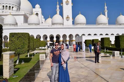 Grand Mosque Abu Dhabi Dress Code What To Wear To The Sheikh Zayed Mosque Tourism Teacher