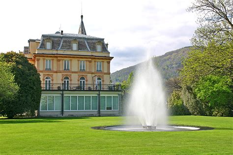 The gorgeous borromean islands are easily reachable by boat; Botanische Gärten der Villa Taranto in Italien, Piemont ...