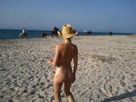 Nude Wife Flying Sasha December Voyeur Web Hot Sex Picture