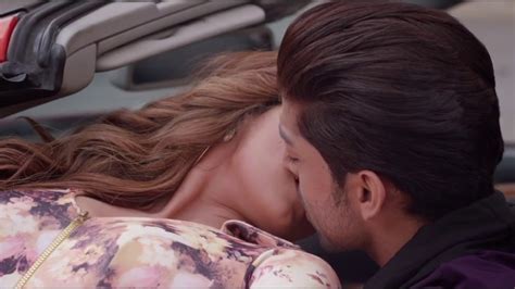 Sana Khan Hot Kissing Scene From Wajah Tum Ho Youtube