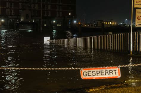 Warnung Für Nordseeküste Aufgehoben Sturmflut In Bremen