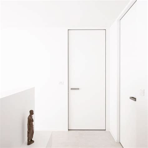 I just discovered something else to get a really cool flush door look that is maybe more unique and avoids some of the headaches of ordinary flush/frameless doors. Pin op Modern interior doors