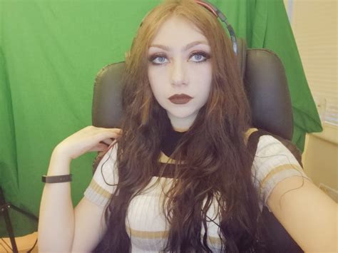 Who Is Twitch Streamer Justaminx Real Name Age Boyfriend