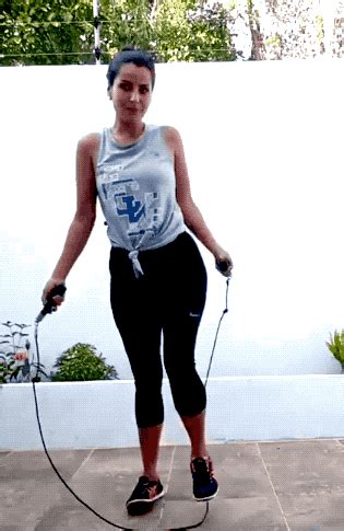 Jump Ropes Just Add An Extra Bounce To These Girls Gifs Izismile Com