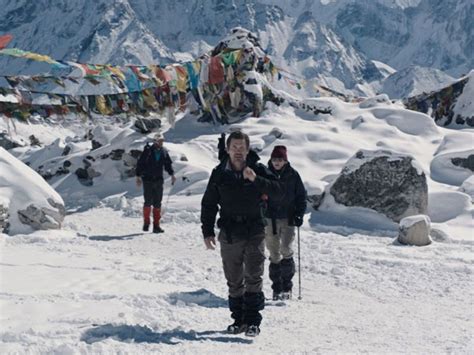 Everest boasts all the dizzying cinematography a person could hope to get out a movie about mountain climbers, even if it's content to tread less challenging narrative terrain. Everest (Everest, 2015) - Film