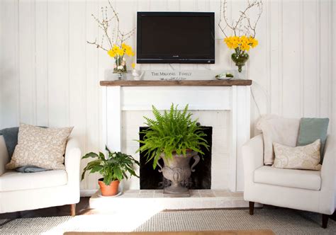 Fireplace mantel decor is always such a great way to spruce up your home quickly! Mantel Ideas for a Warm & Cozy Fireplace | Home Remodeling ...