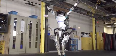 Boston Dynamics Atlas And Spot Robots Can Do Mind Blowing Tricks Syfy Wire