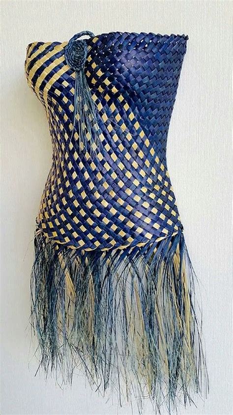 harakeke bodice by raewyn hildreth flax weaving weaving art weaving patterns