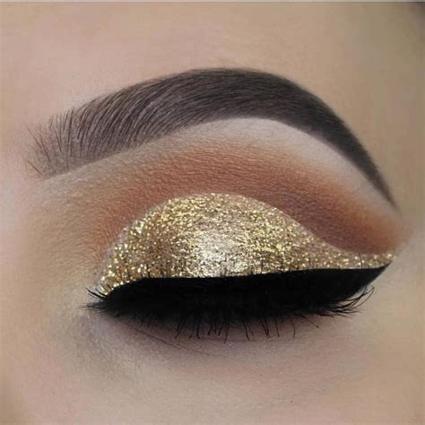52 Best Gold Eye Makeup Looks And Tutorials Eye Makeup Makeup Gold Eye Makeup
