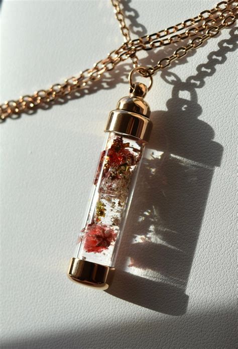 Cremation Ashes & Memorial Necklace - Amulet of Ashes