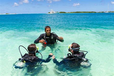 Going Pro What Its Like To Be A Scuba Professional Scuba Diving