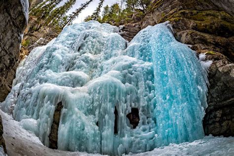 Incredible Pictures Of Adrenaline Junkies Climbing Frozen