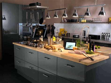La deuxième est de créer une ambiance dans laquelle on va se sentir bien. Comment éclairer sa cuisine de façon simple, efficace et moderne ? - Dépensez.com