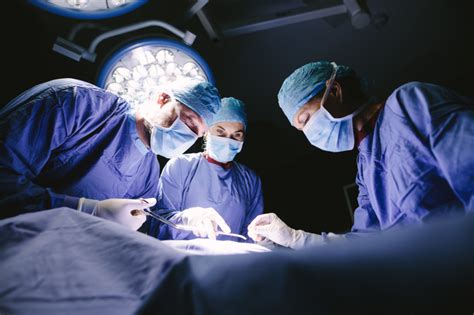 Putting Yourself In Good Hands How To Choose The Right Surgeon