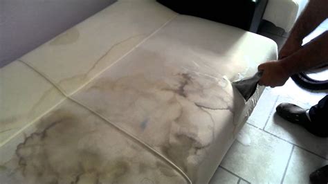 Du solltest öfter dein sofa reinigen damit es lange schön bleibt. Yalcin sofa reinigung - YouTube