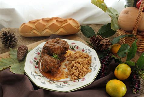 Rabo De Toro Con Migas Receta Tradicional Cocinando Con Las Chachas