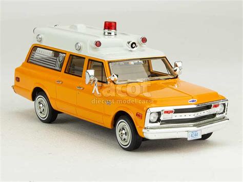 chevrolet suburban ambulance 1970 neo 1 43 autos miniatures tacot