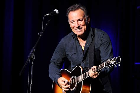 How To Watch Bruce Springsteen On The Tonight Show Nbc Insider