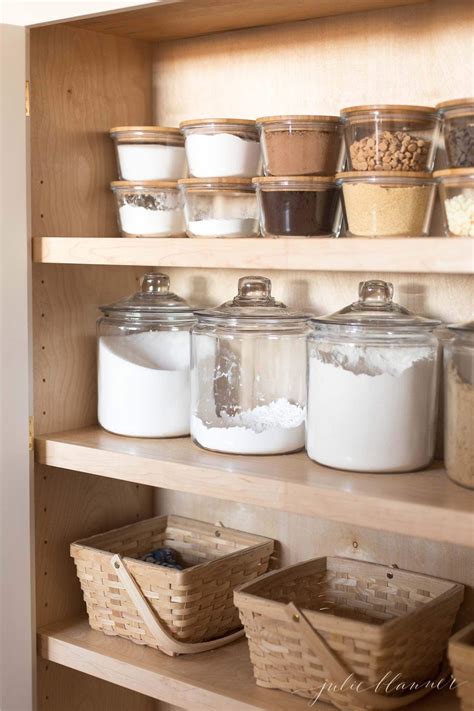 This is a collaborative board from amazing bloggers focusing on organization. 20 of the BEST Tips for Home Organization | Julie Blanner