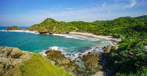 15 Pemandangan Alam Terindah di Indonesia Ini Bikin Takjub ...