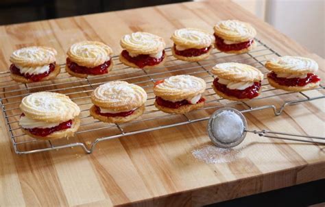 Viennese Whirls Baking Recipes Goodtoknow