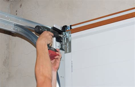 How To Fix Garage Door Gaps In Simcoe County Ontario