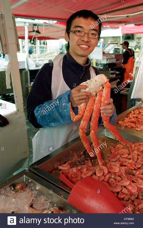 Norway Bergen Fish Market Snow Crab Legs And Cooked Shrimp For Sale On