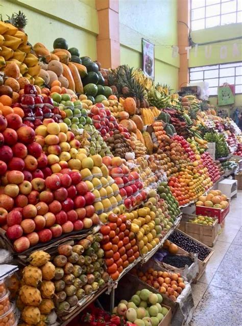 Pin By Lo Cicero Martine On Marchés Fruit Display Fruit Vegetables