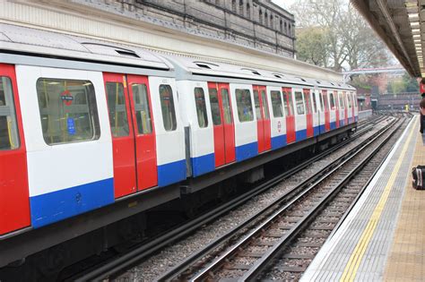 Traveling In London Underground The London Underground Rail Network