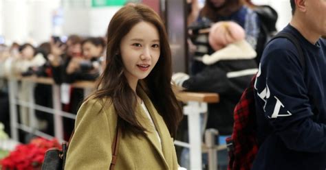 매드몬스터 필터가 이렇게 화제가 된 이유중 하나가 아이돌과 같은 비주얼을 위해 '특별한 필터'를 사용한다는 것입니다. 화보]윤아 '여전한 사슴같은 미모'- 스타뉴스