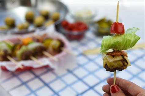 These Bunless Skewer Burgers Will Make Labor Day Hosting A Breeze