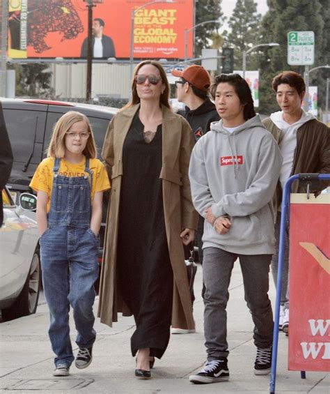 Angelina Jolie And Her Kids Photos Of Them On Fun Outings Hollywood Life