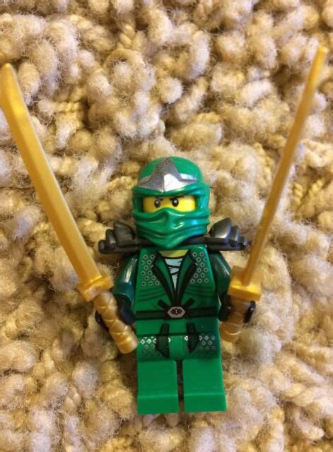 Lego Ninjago Minifigure Green Ninja Llyod Zx With 2 Gold Swords Rare