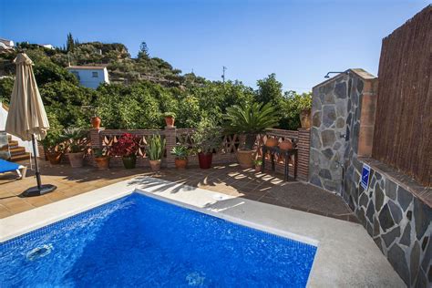 Holiday villas Nerja. Villa rentals, cottages and farmhouses.