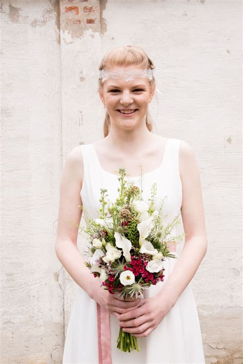 Brautkleider online shop, schneller versand. Schlichte Brautkleider - elementar Brautmode Wir stehen ...