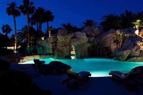 Michael jackson war im juni 2009 an einer überdosis des betäubungsmittels propofol gestorben. Michael Jacksons Haus in Las Vegas (Fotos) - DER SPIEGEL